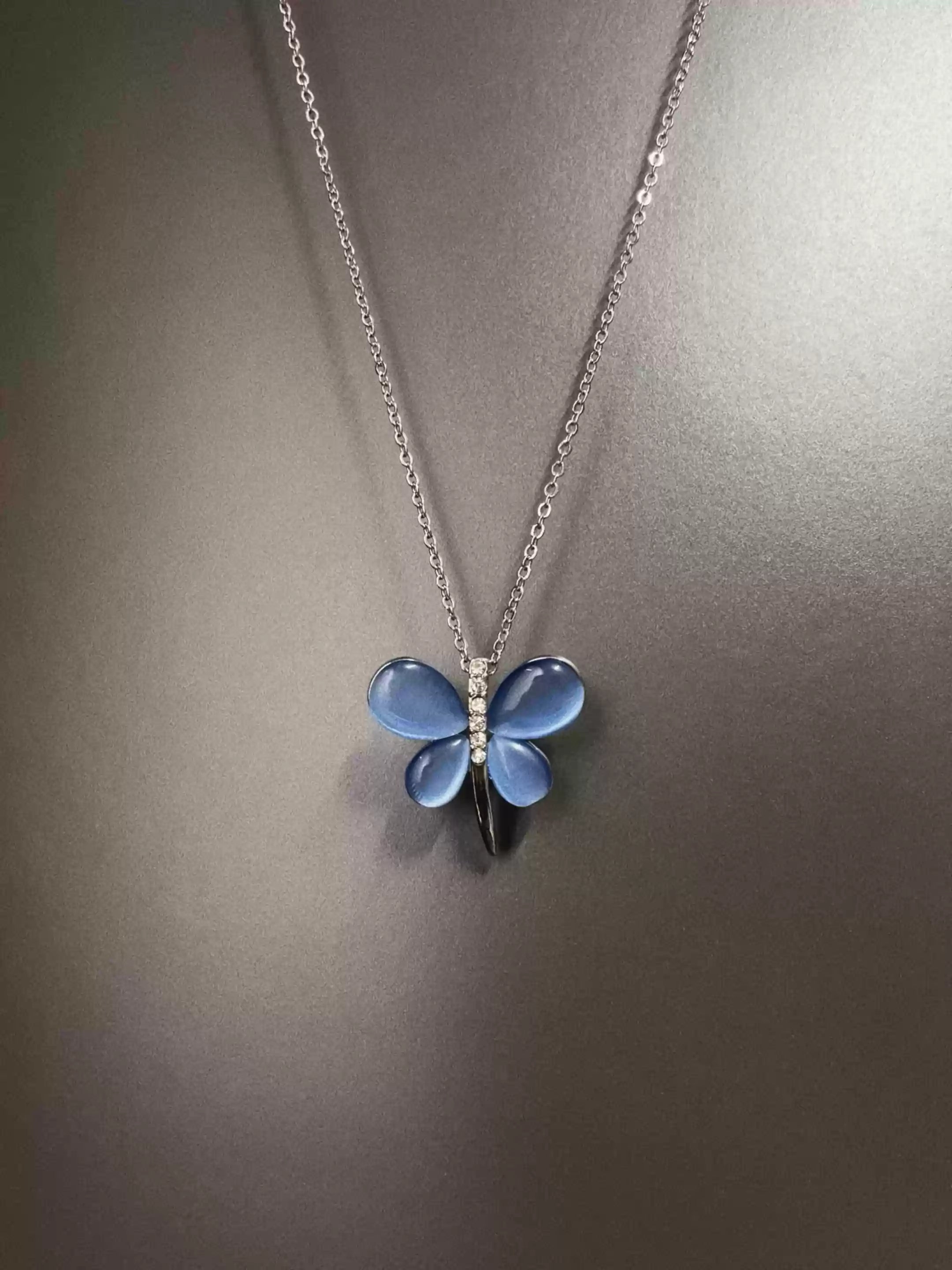 Vintage Water Drop Butterfly Necklace
