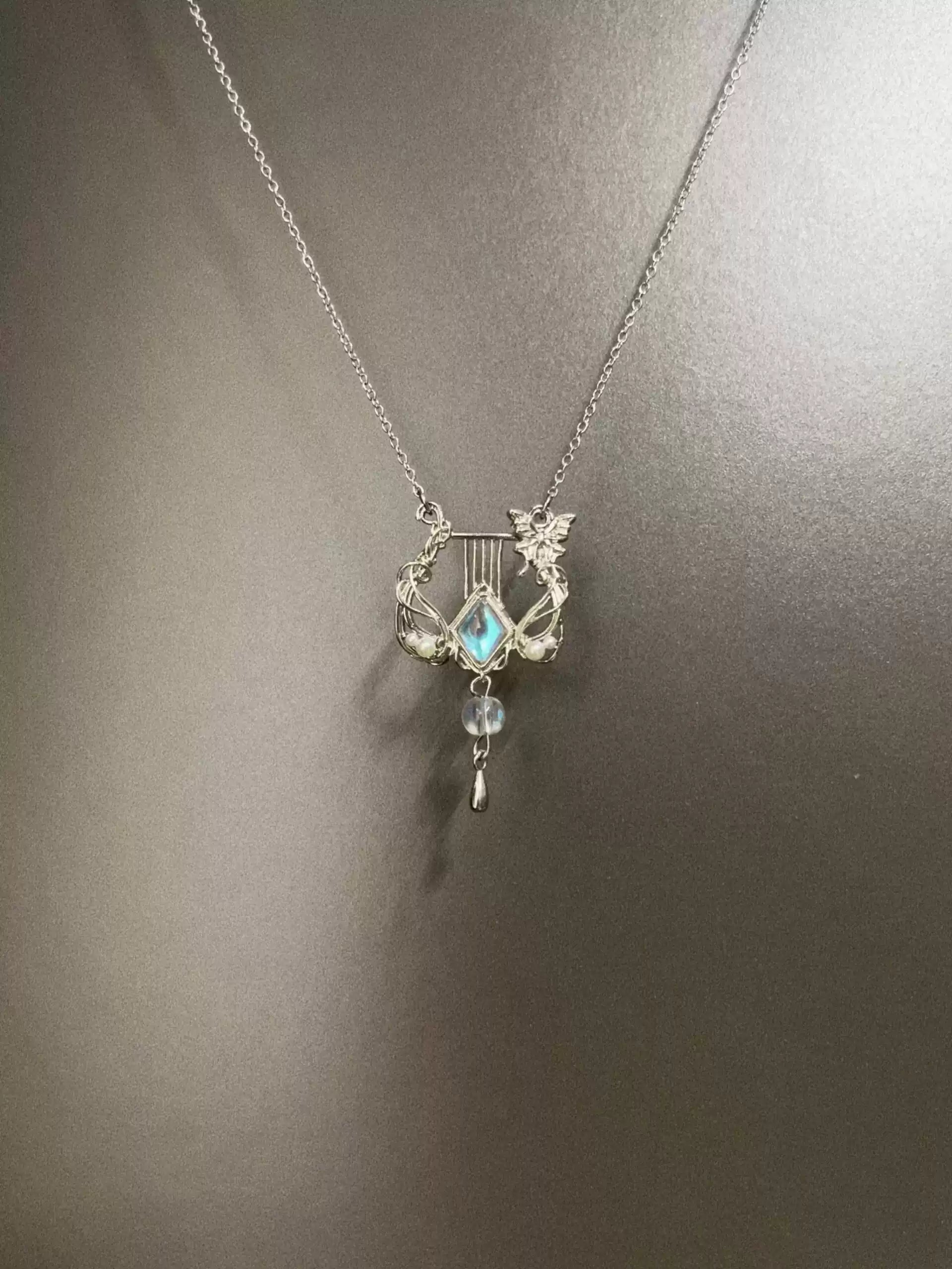 Handmade Silver Winding Lila Necklace